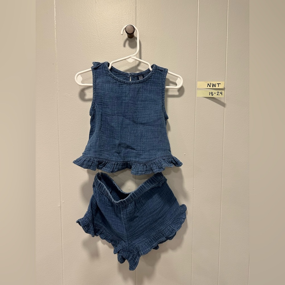 babyGap Crinkle Gauze Ruffle Outfit Set